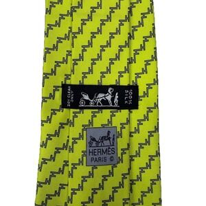 Hermes Men's Tie "H" Chain Logo Highlighter Yellow Silk 5504 UA 3.75" 62.25" euc